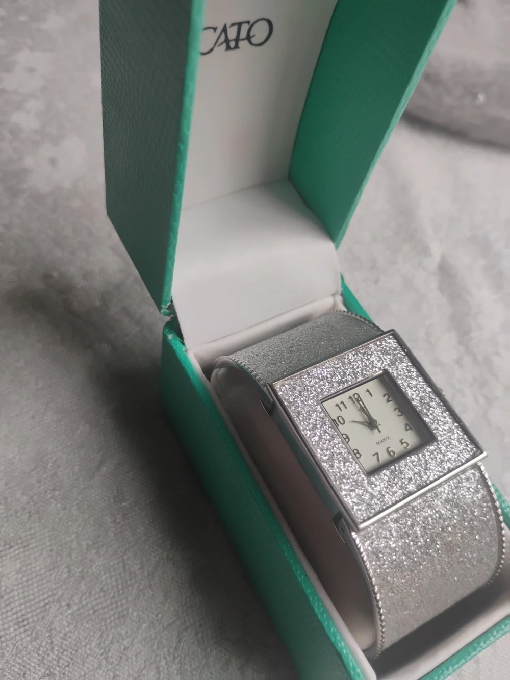 Cato silver tone